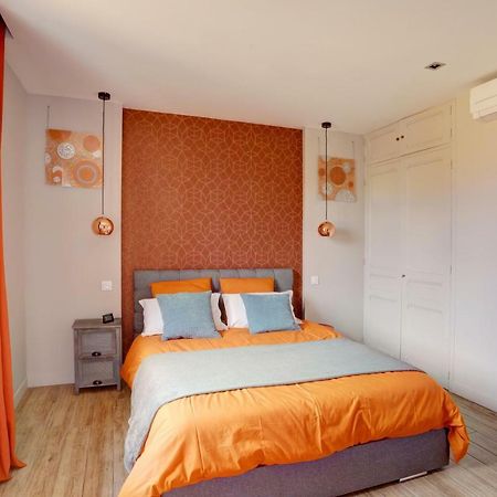 L'Amandine ,45 M2 Terrasse Et Garage Centre Ville Saint-Raphael (Var) Exterior foto