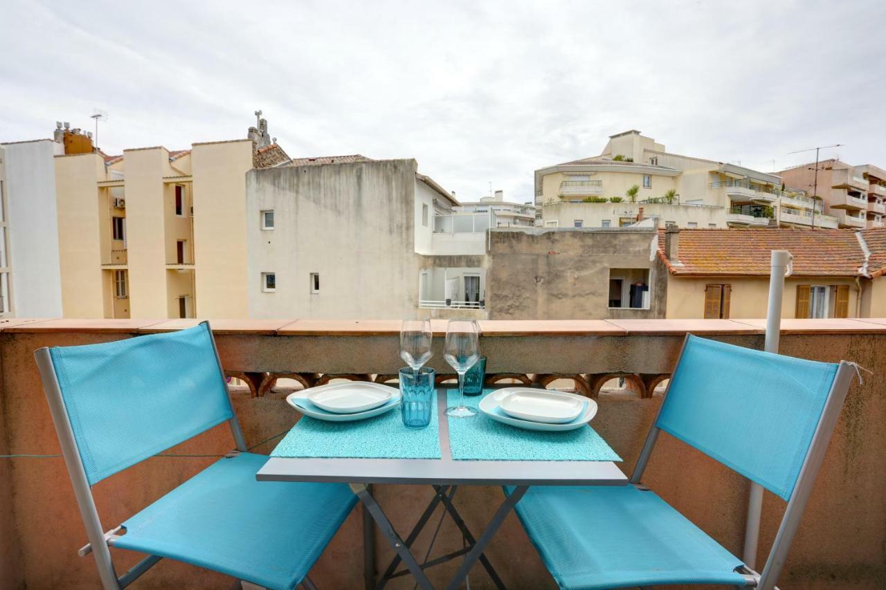 L'Amandine ,45 M2 Terrasse Et Garage Centre Ville Saint-Raphael (Var) Exterior foto